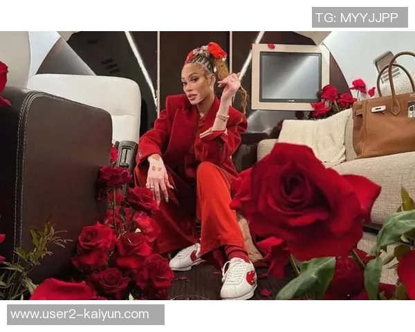 库兹马的超模女友分享观赛美照与对的人甜蜜恋爱令人羡慕