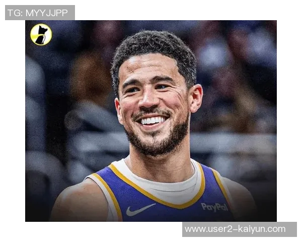 布克生涯第350次得分25跻身NBA历史前40位展现超凡实力 布克生涯第350次得分25跻身NBA历史前40位展现超凡实力